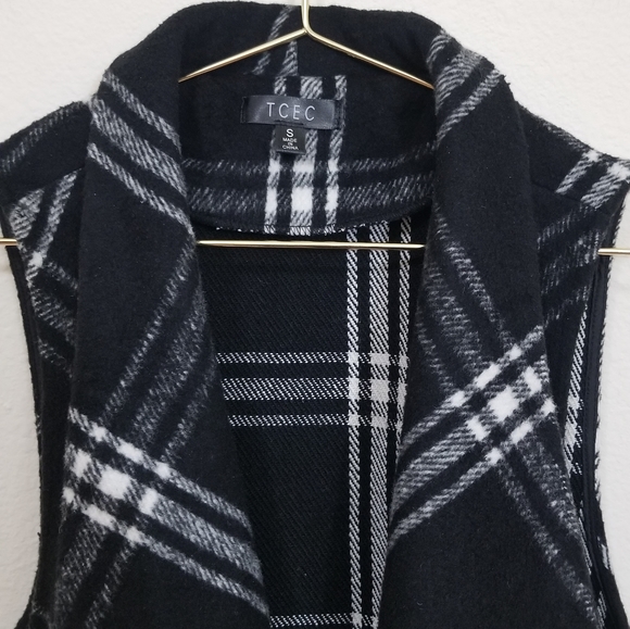 TCEC color block, plaid, sleeveless cardigan - Picture 2 of 4